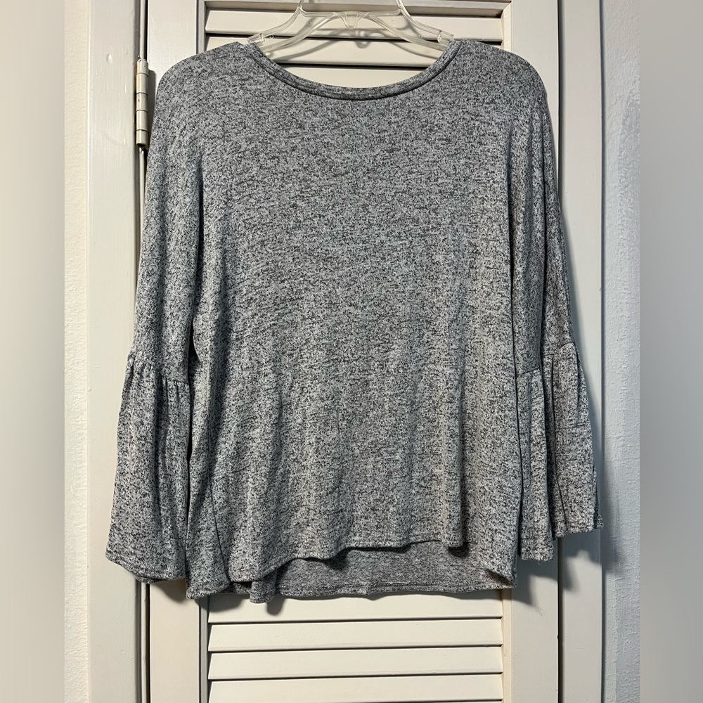 Trendyland  Light grey W/ bell sleeve